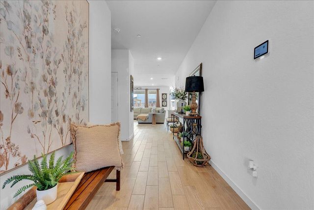 119 NE Riverway Drive, Visalia, CA 93291