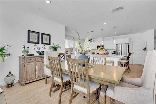 119 NE Riverway Drive, Visalia, CA 93291