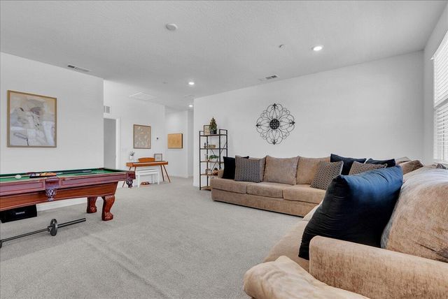 119 NE Riverway Drive, Visalia, CA 93291