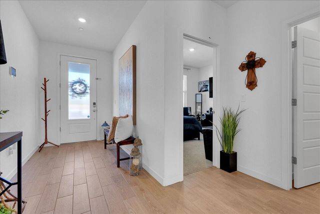 119 NE Riverway Drive, Visalia, CA 93291