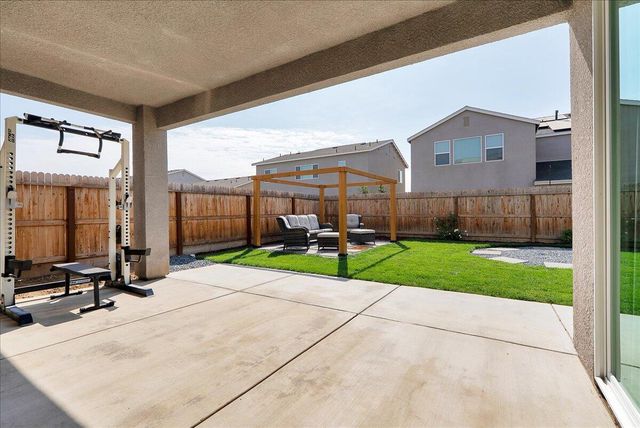 119 NE Riverway Drive, Visalia, CA 93291