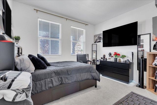 119 NE Riverway Drive, Visalia, CA 93291