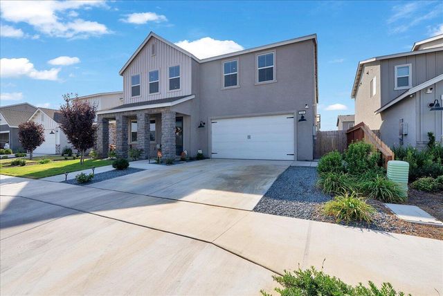 119 NE Riverway Drive, Visalia, CA 93291