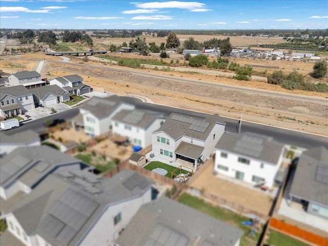 119 NE Riverway Drive, Visalia, CA 93291