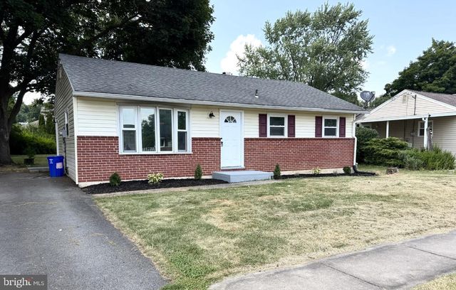 3807 N SYLVAN DR, York, PA 17402