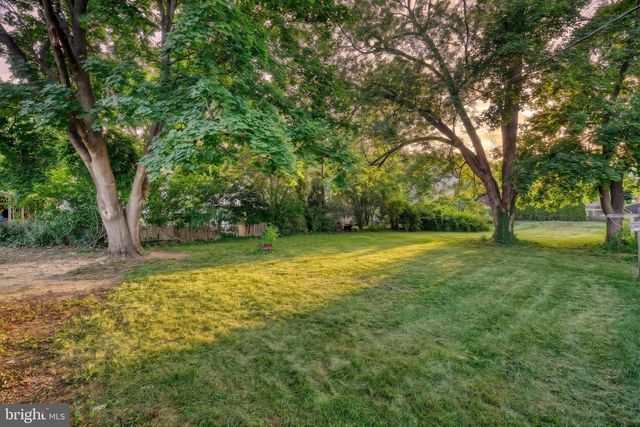 3807 N SYLVAN DR, York, PA 17402