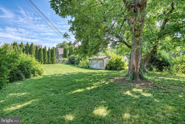 3807 N SYLVAN DR, York, PA 17402