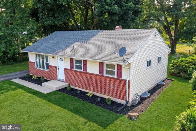 3807 N SYLVAN DR, York, PA 17402
