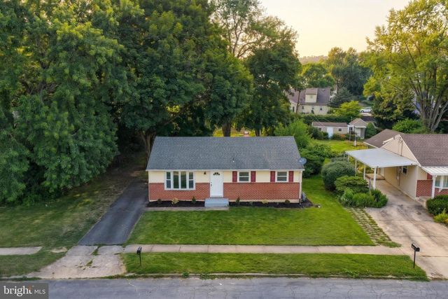 3807 N SYLVAN DR, York, PA 17402