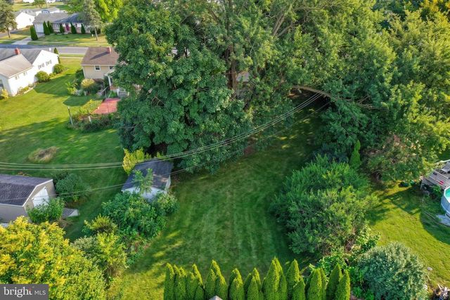 3807 N SYLVAN DR, York, PA 17402