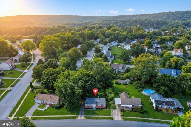 3807 N SYLVAN DR, York, PA 17402