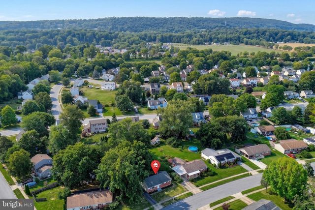 3807 N SYLVAN DR, York, PA 17402