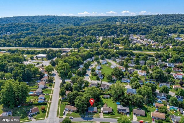 3807 N SYLVAN DR, York, PA 17402