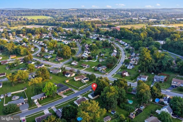 3807 N SYLVAN DR, York, PA 17402