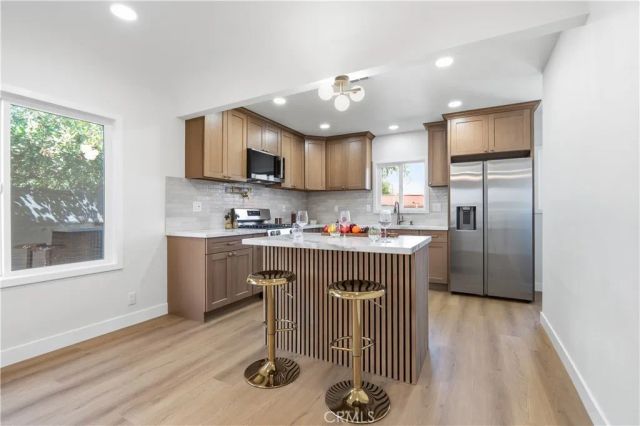 956 S Reservoir, Pomona, CA 91766