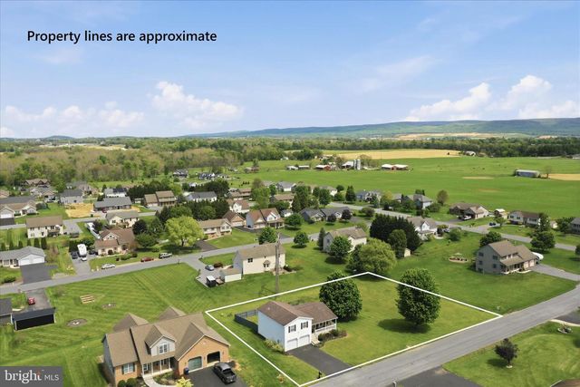 479 LEA DR, Chambersburg, PA 17202