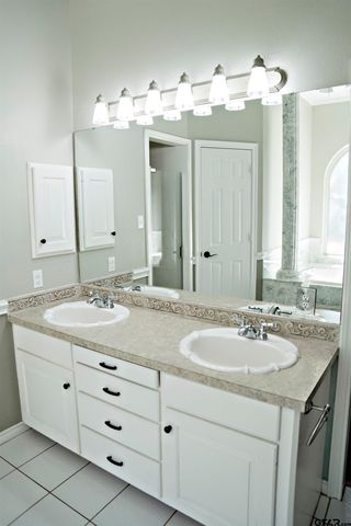 111 LONNIE DR., Athens, TX 75751