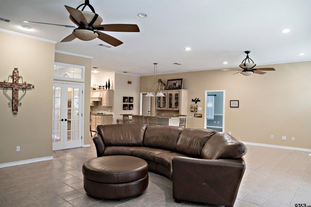 111 LONNIE DR., Athens, TX 75751