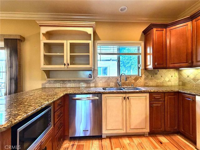 706 S Pacific Coast, Redondo Beach, CA 90277