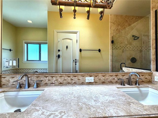 706 S Pacific Coast, Redondo Beach, CA 90277