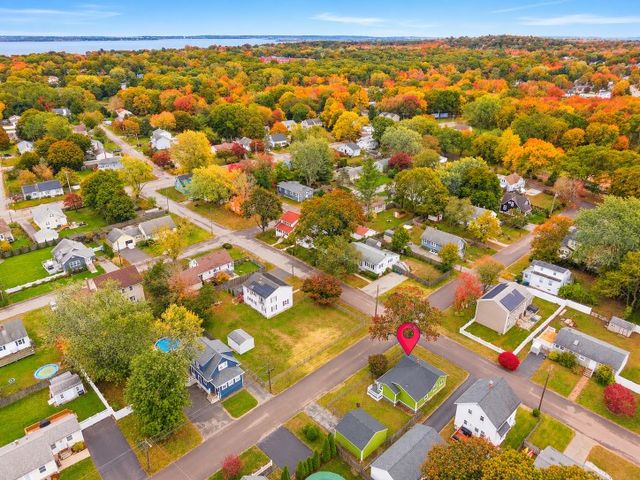 51 Graham Avenue, Warwick, RI 02889