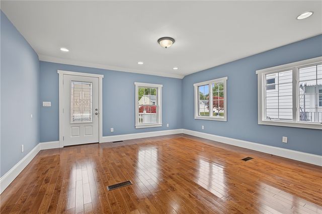 51 Graham Avenue, Warwick, RI 02889