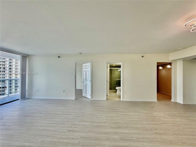 20515 E Country Club Dr 1642, Aventura, FL 33180