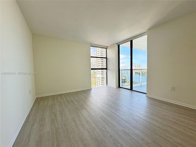 20515 E Country Club Dr 1642, Aventura, FL 33180