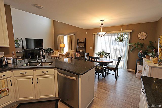 10139 Ridge Run Street 9, Hartland Township, MI 48855