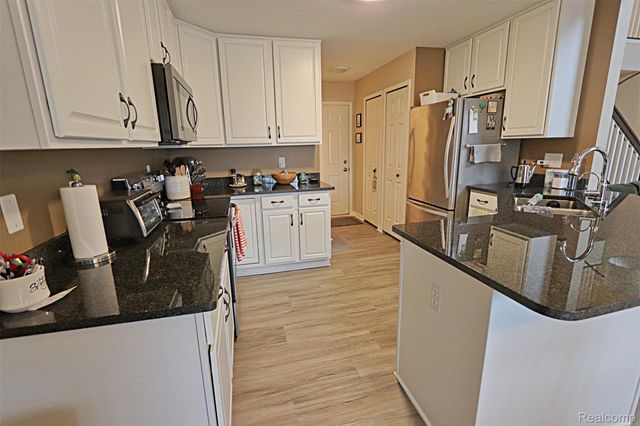 10139 Ridge Run Street 9, Hartland Township, MI 48855