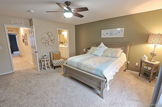 10139 Ridge Run Street 9, Hartland Township, MI 48855