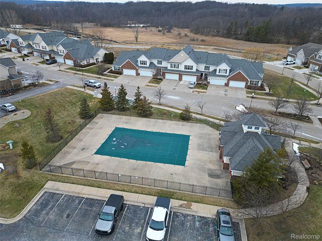 10139 Ridge Run Street 9, Hartland Township, MI 48855