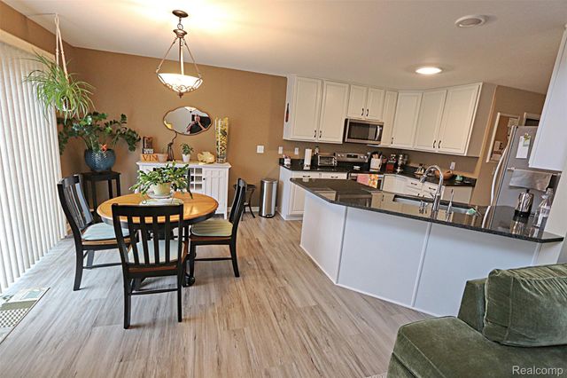 10139 Ridge Run Street 9, Hartland Township, MI 48855