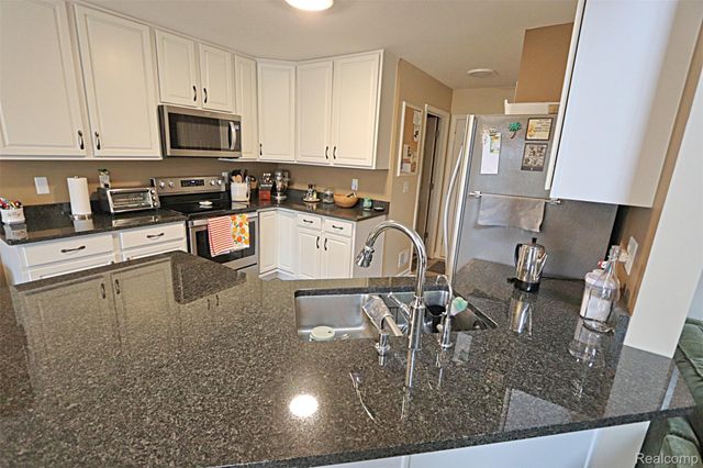 10139 Ridge Run Street 9, Hartland Township, MI 48855