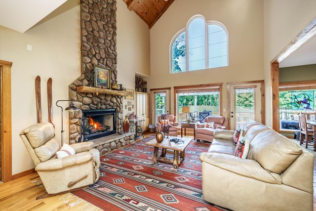 520 County Road 1144, Eureka Springs, AR 72632