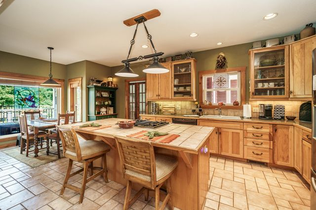 520 County Road 1144, Eureka Springs, AR 72632