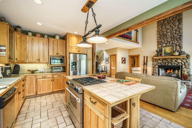 520 County Road 1144, Eureka Springs, AR 72632