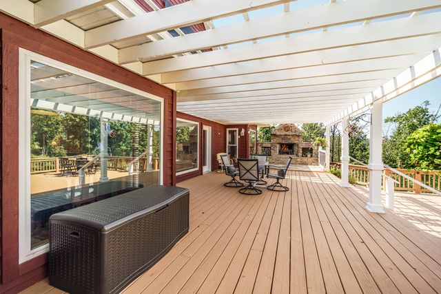 520 County Road 1144, Eureka Springs, AR 72632