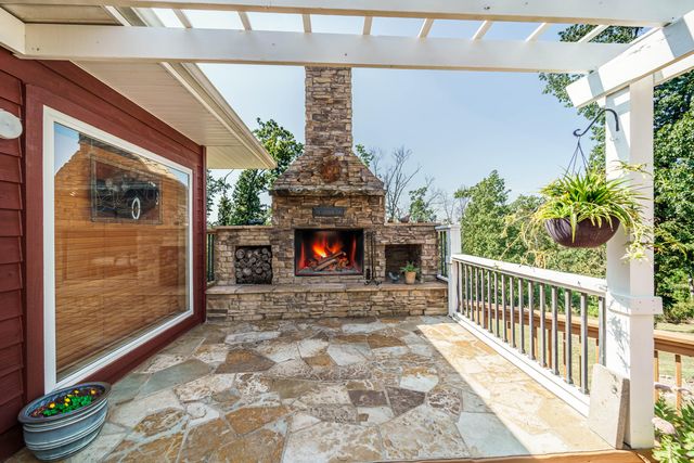 520 County Road 1144, Eureka Springs, AR 72632