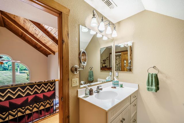 520 County Road 1144, Eureka Springs, AR 72632