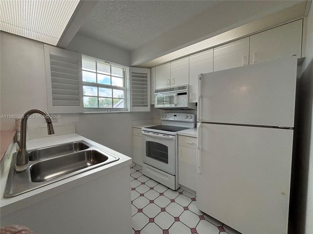 2516 SE 19th Place 208A, Homestead, FL 33035
