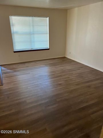 1820 Camelot Drive, Las Cruces, NM 88005