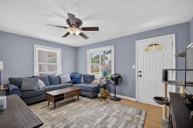 6225 32nd AVENUE, Kenosha, WI 53142