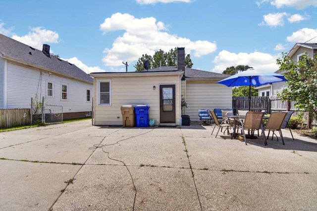 6225 32nd AVENUE, Kenosha, WI 53142