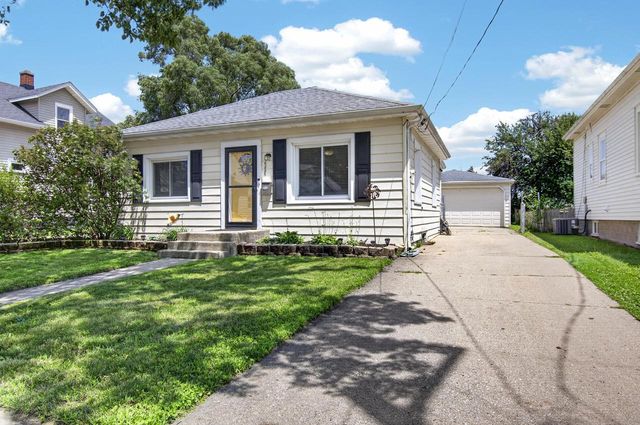 6225 32nd AVENUE, Kenosha, WI 53142
