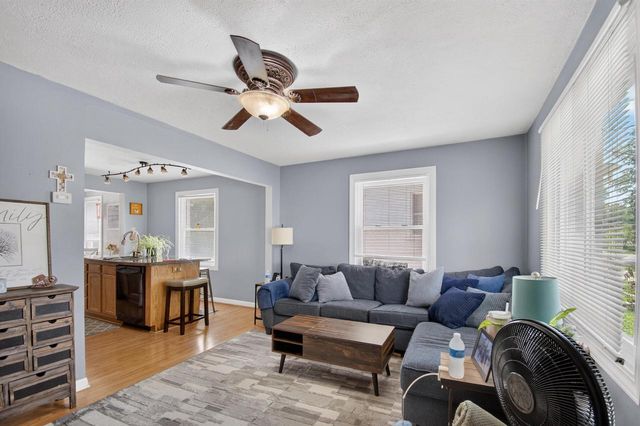 6225 32nd AVENUE, Kenosha, WI 53142