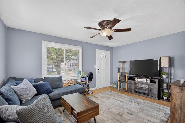 6225 32nd AVENUE, Kenosha, WI 53142