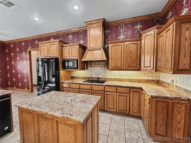 607 Sterling Hills Drive, Fort Gibson, OK 74434