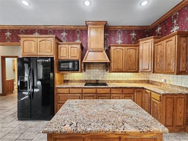 607 Sterling Hills Drive, Fort Gibson, OK 74434