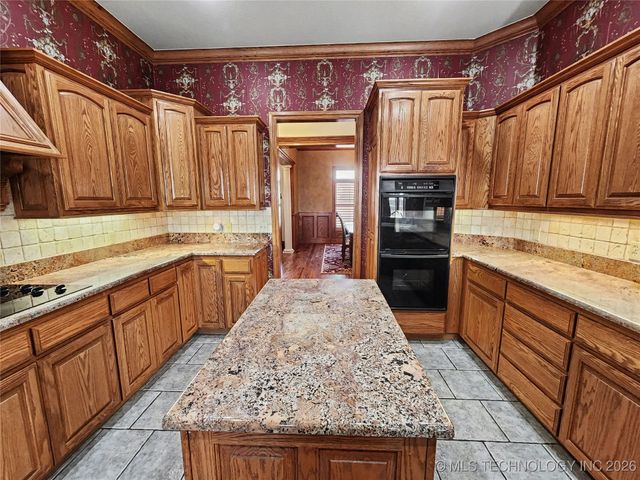 607 Sterling Hills Drive, Fort Gibson, OK 74434